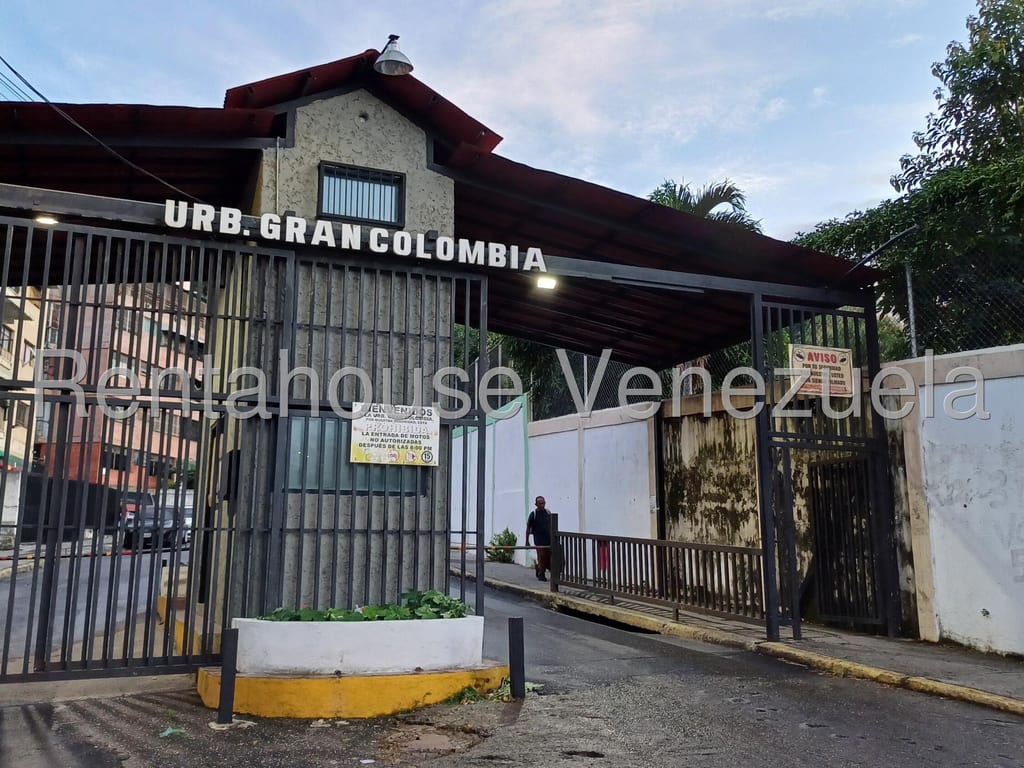 Local comercial en Prado de María, Caracas - 1