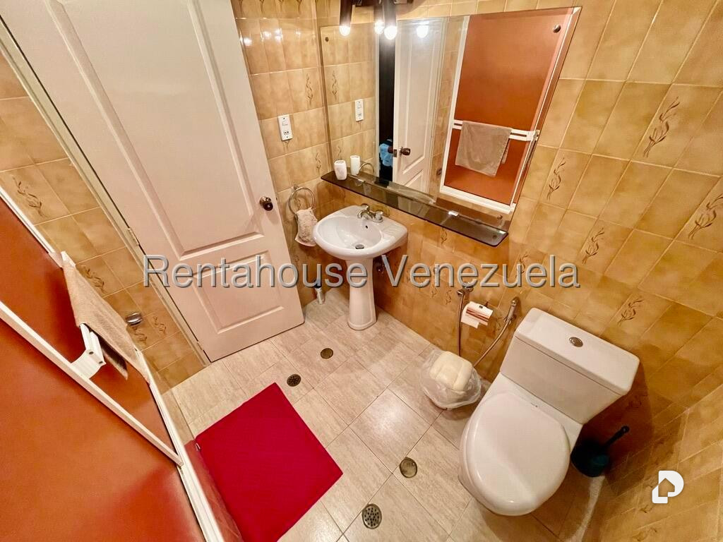 Apartamento en Los Palos Grandes, Caracas – 17