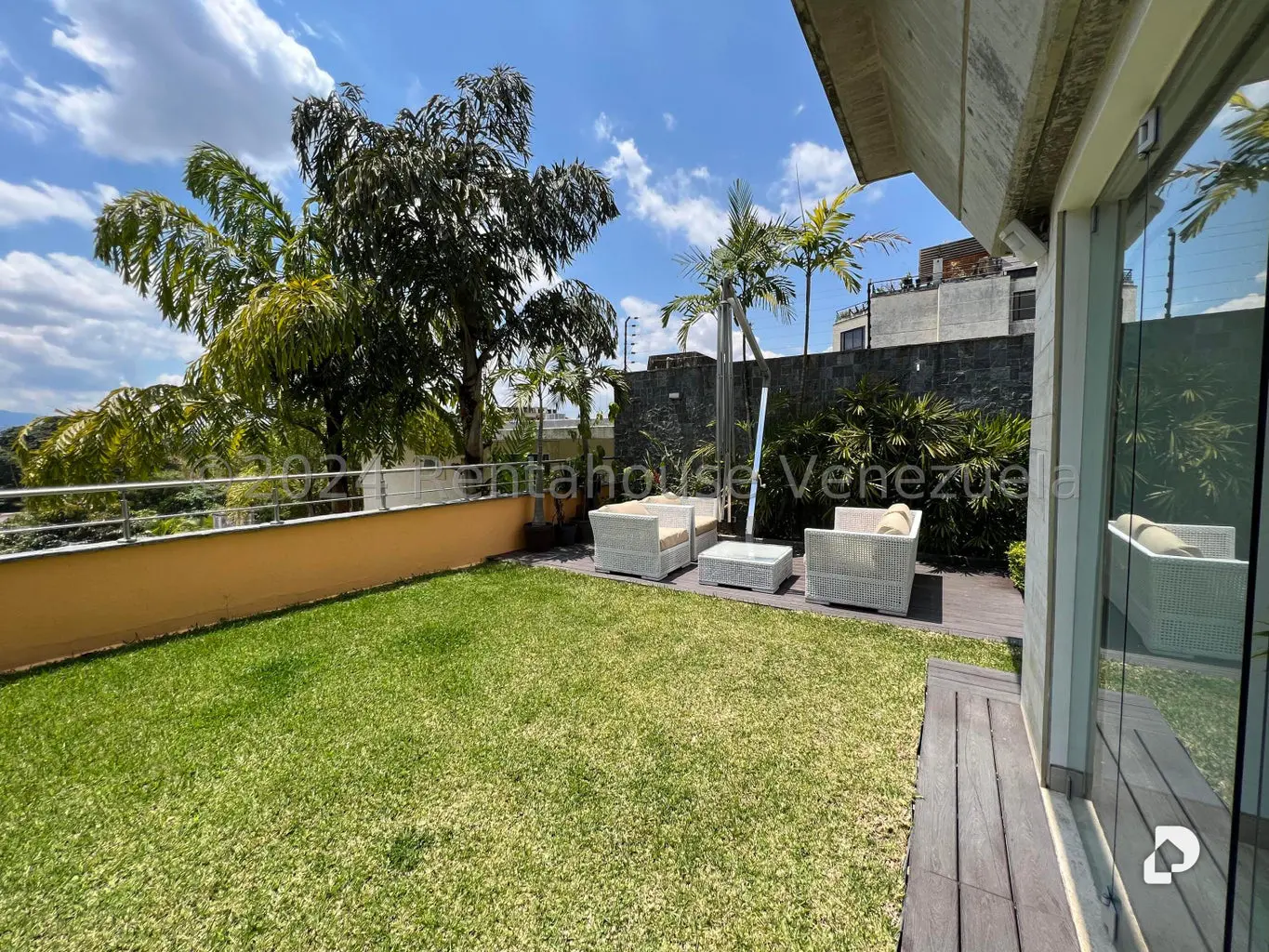 Apartamento en Los Palos Grandes, Caracas – 15