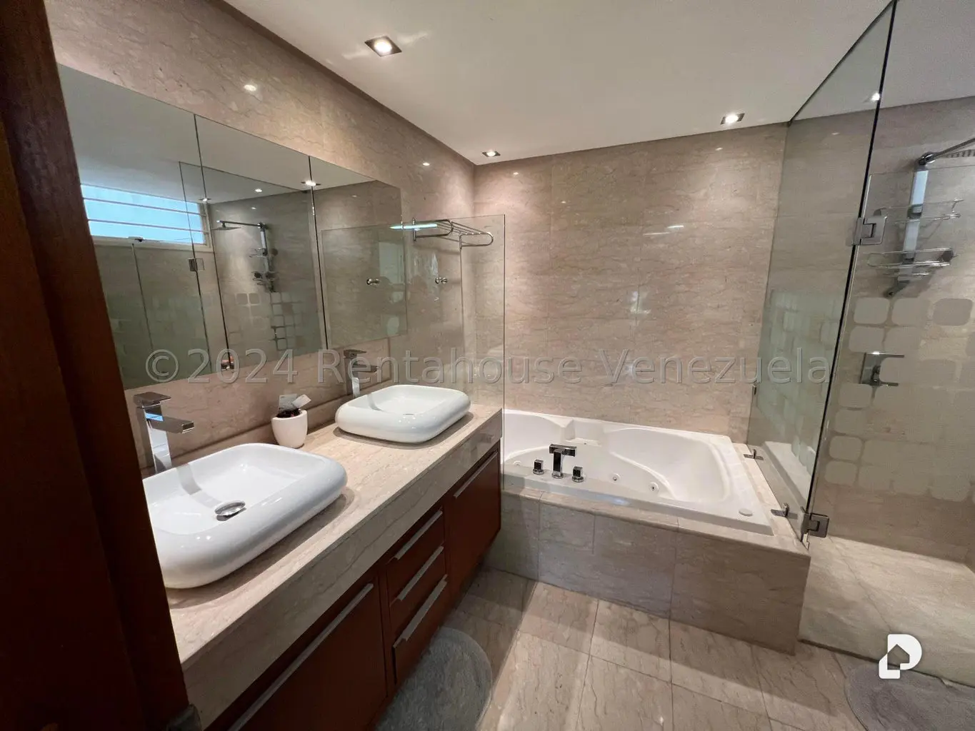 Apartamento en Los Palos Grandes, Caracas – 21