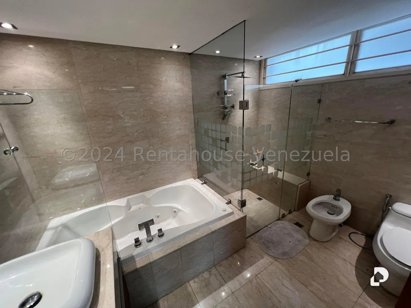 Apartamento en Los Palos Grandes, Caracas – 22