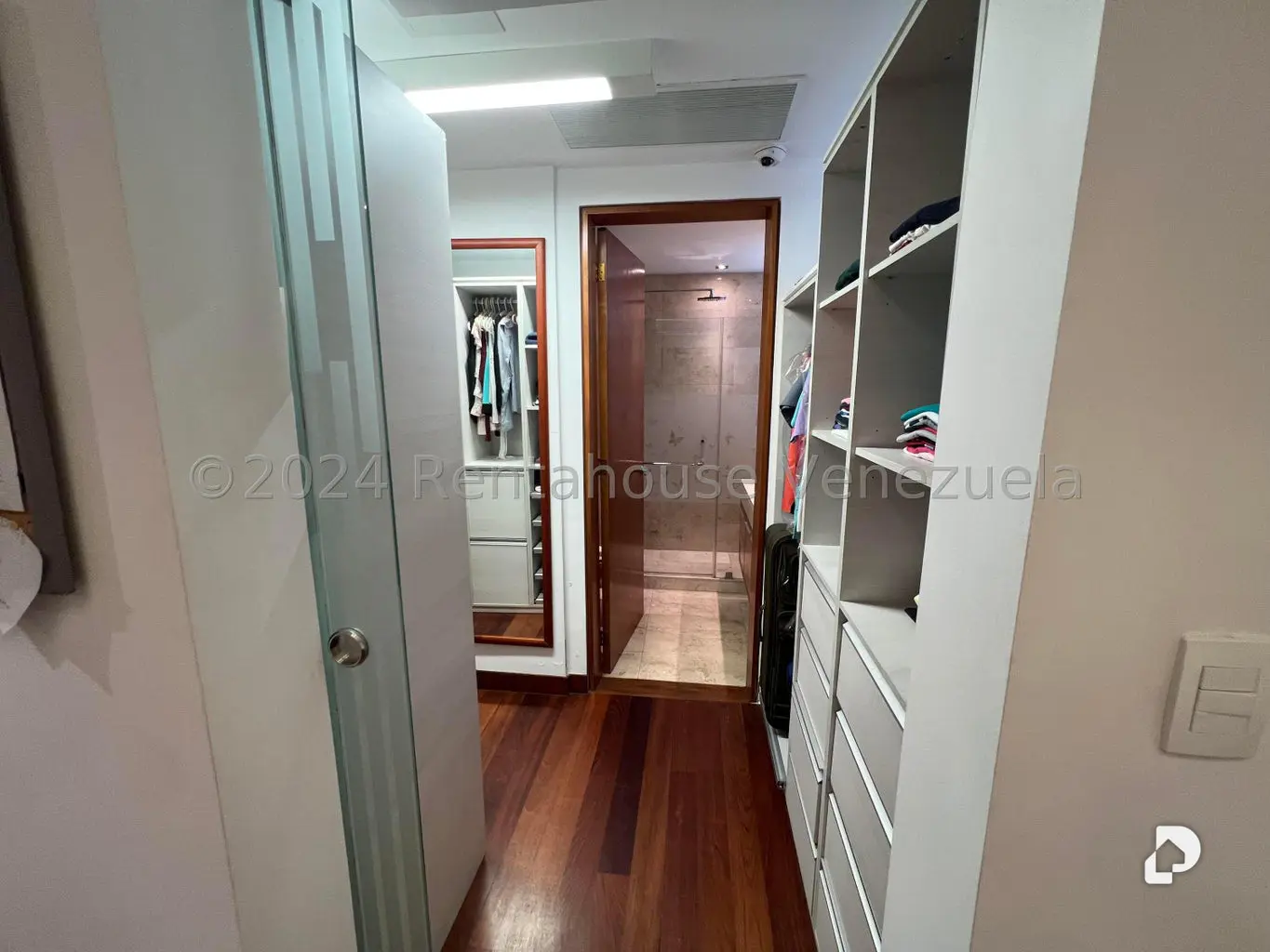 Apartamento en Los Palos Grandes, Caracas – 30