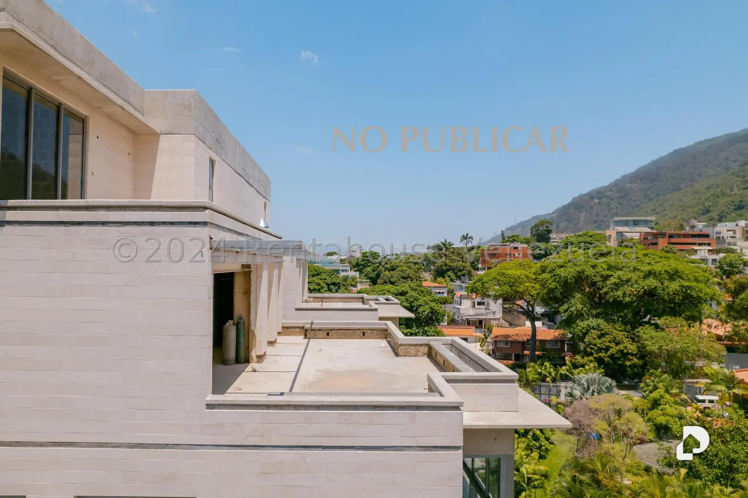 Apartamento en Altamira, Caracas – 28