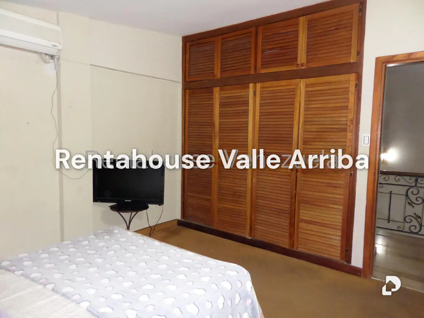 Casa en Colinas de Vista Alegre, Caracas – 27