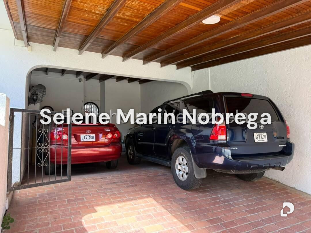 Casa en Santa Paula, Caracas – 4