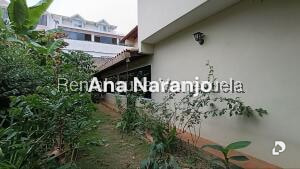 Casa en Alto Prado, Caracas – 28