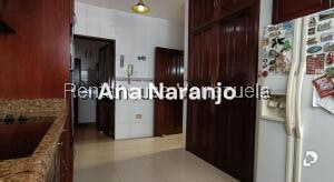 Casa en Alto Prado, Caracas – 16