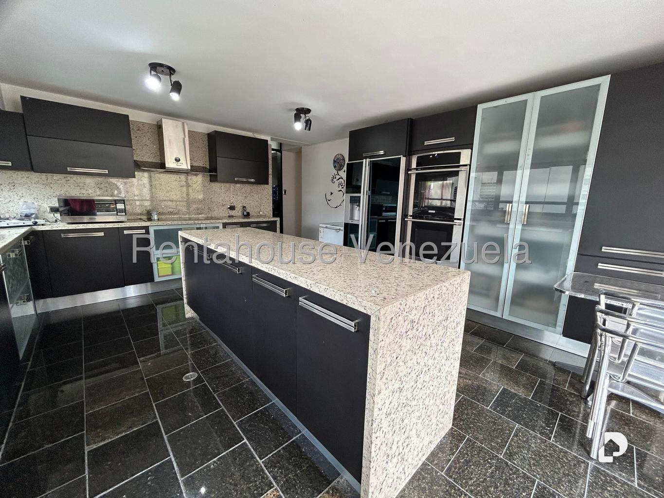 Apartamento en Los Palos Grandes, Caracas – 9