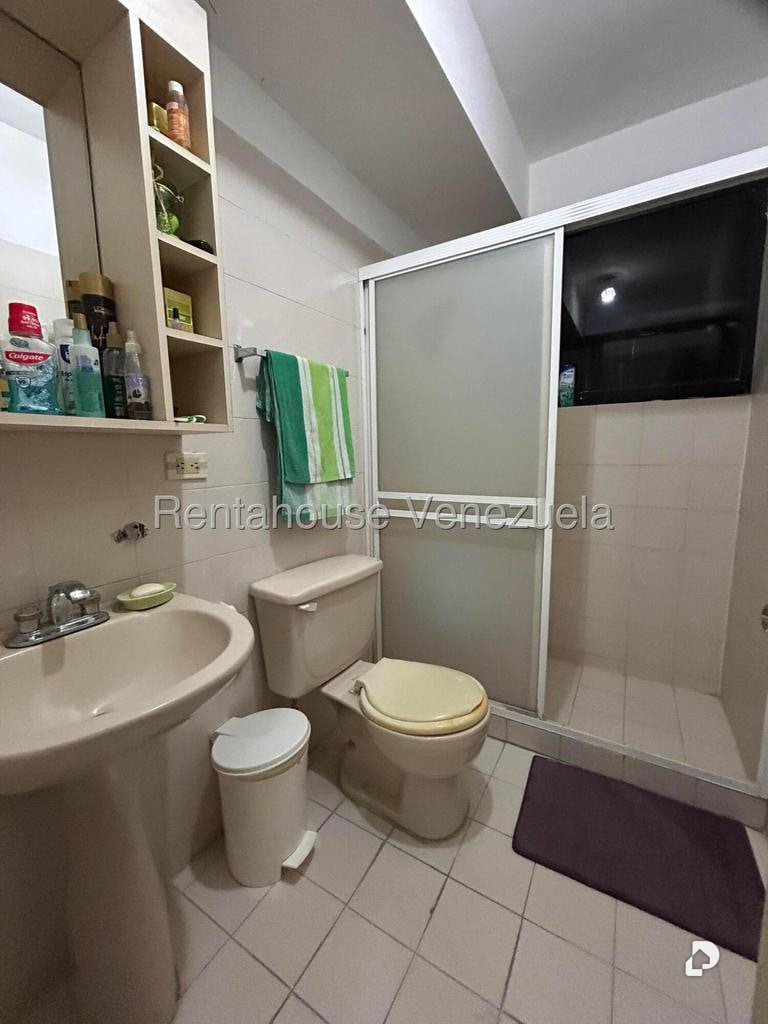 Apartamento en Los Palos Grandes, Caracas – 18