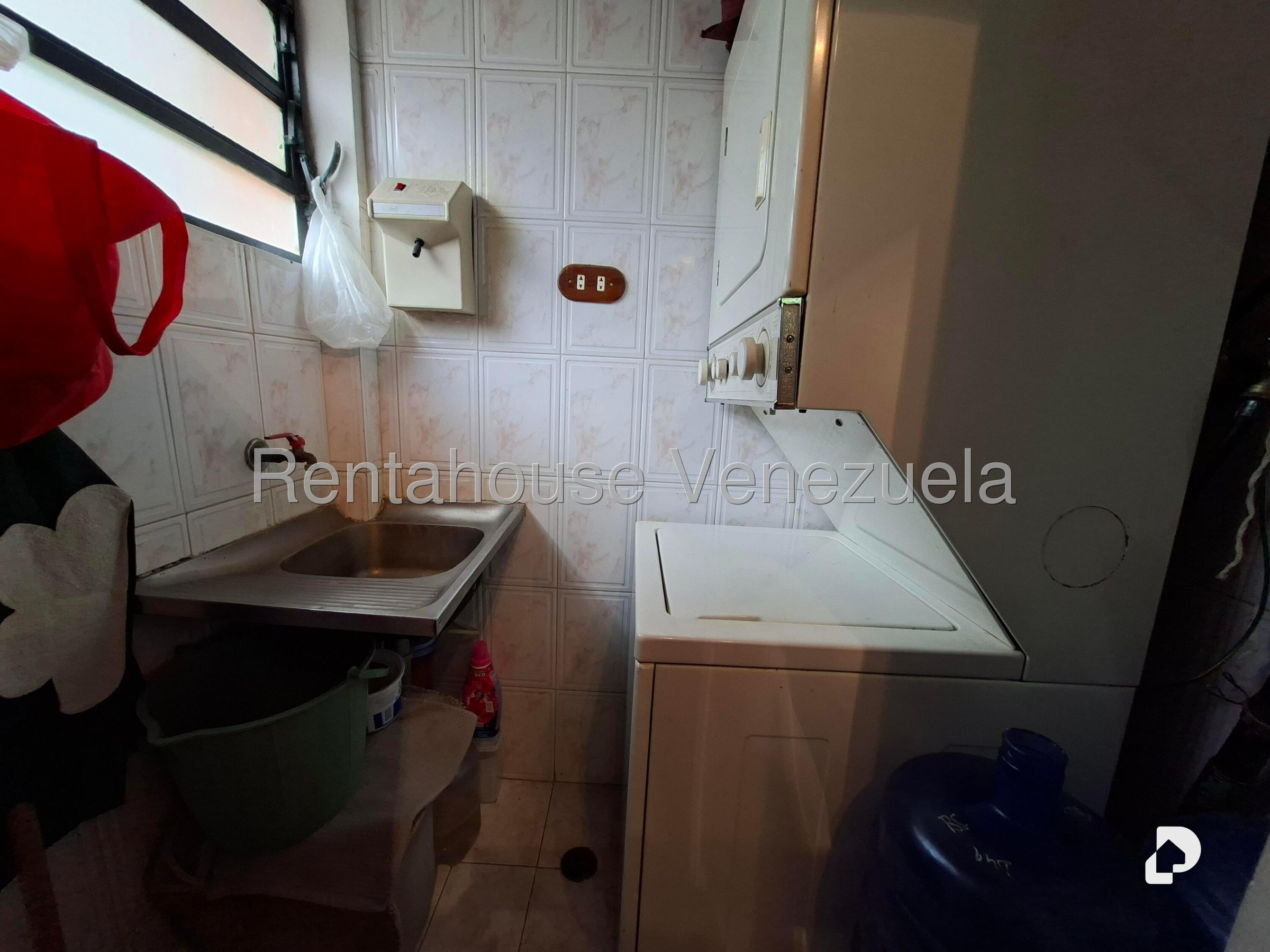 Anexo en Altamira, Caracas – 8