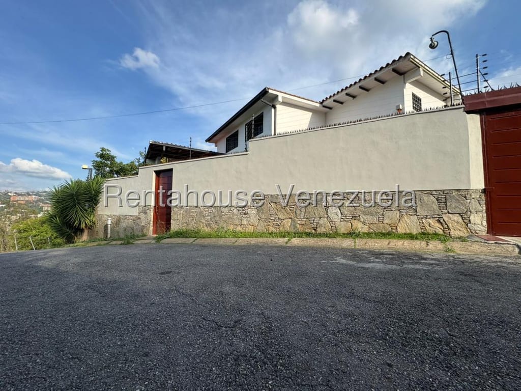 Casa en Lomas De La Trinidad, Caracas - 1