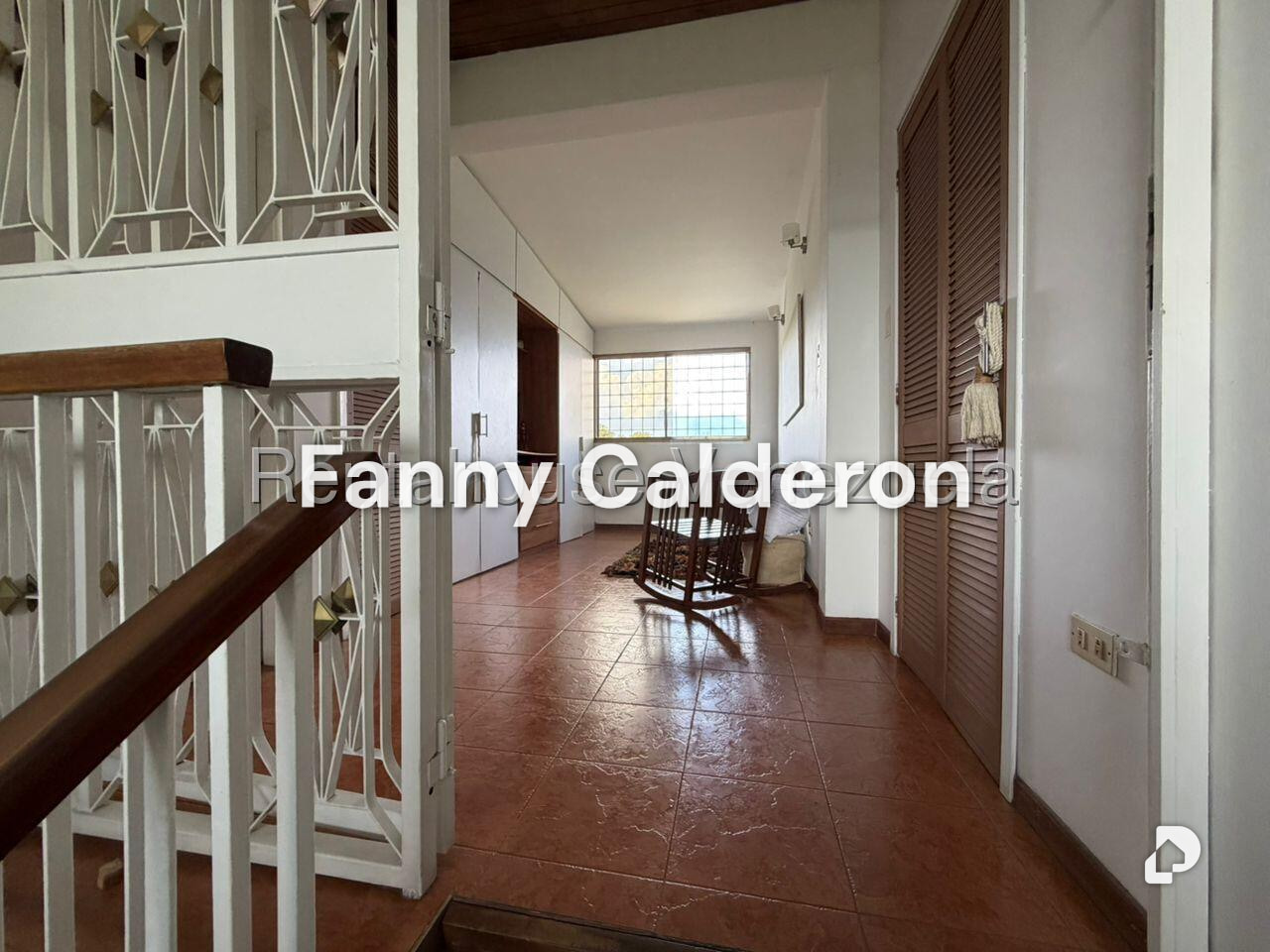 Casa en Lomas De La Trinidad, Caracas – 30