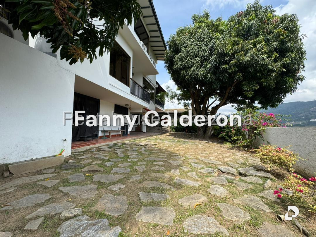 Casa en Lomas De La Trinidad, Caracas – 11