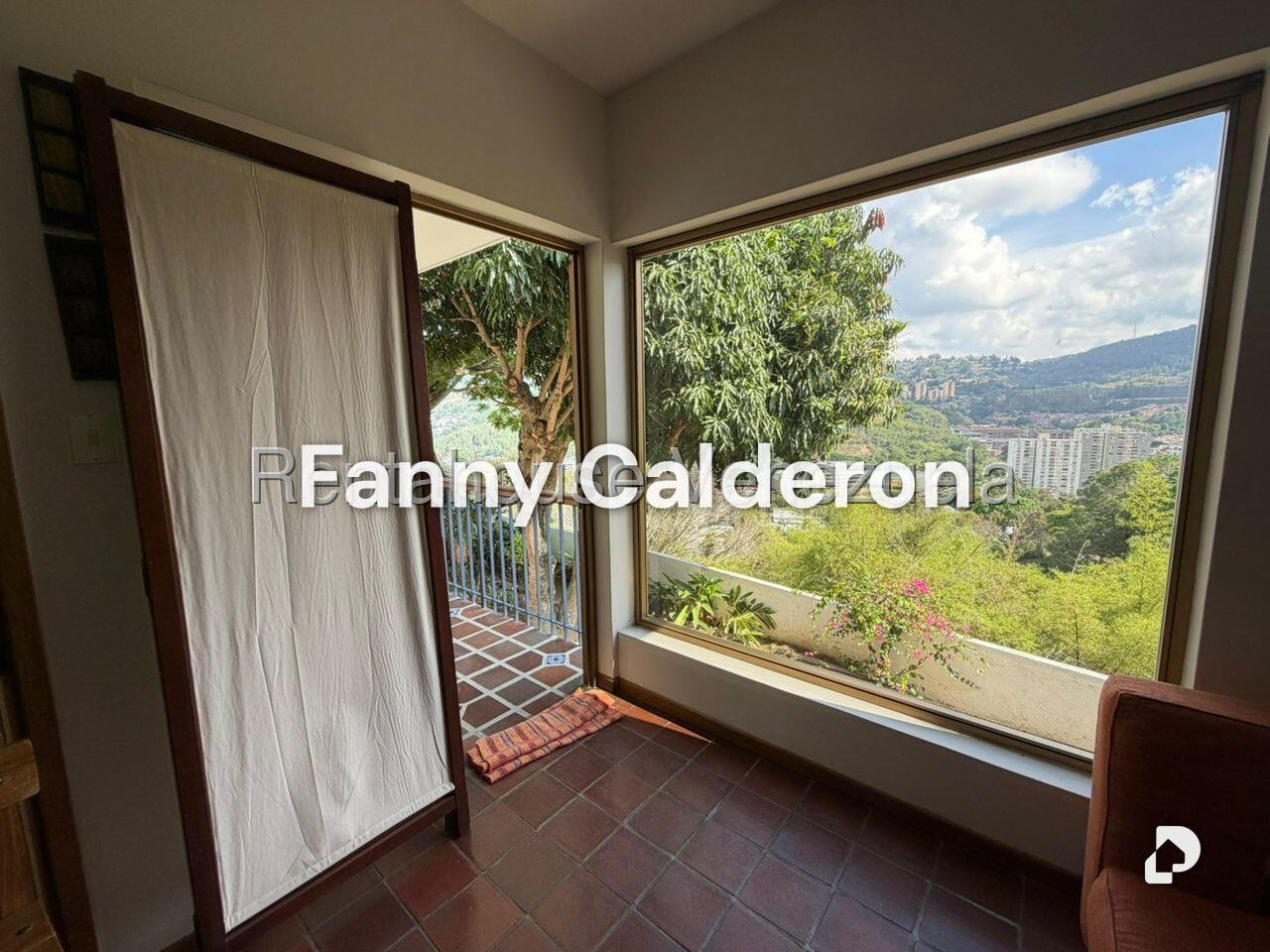 Casa en Lomas De La Trinidad, Caracas – 28