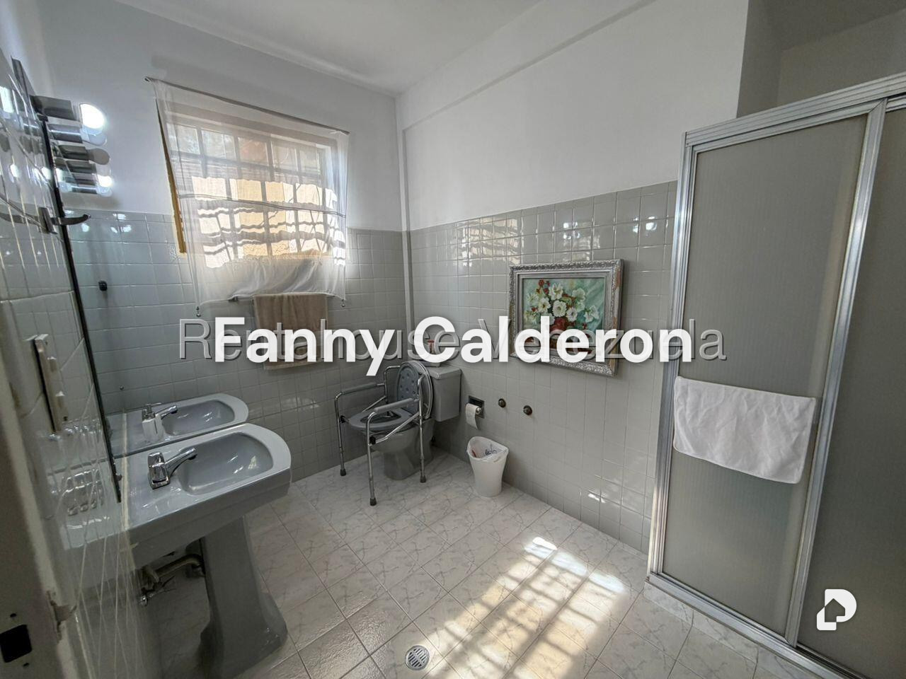 Casa en Lomas De La Trinidad, Caracas – 25