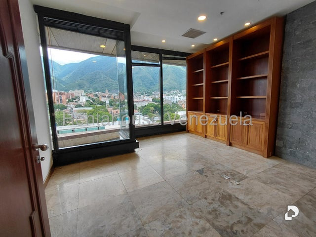 Oficina en La Castellana, Caracas – 6