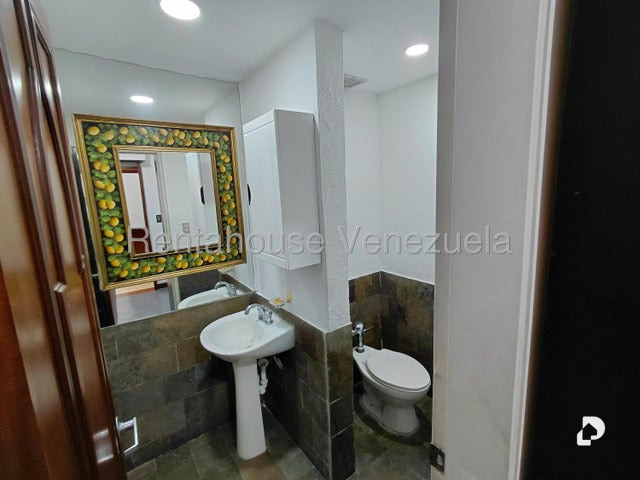 Oficina en La Castellana, Caracas – 9