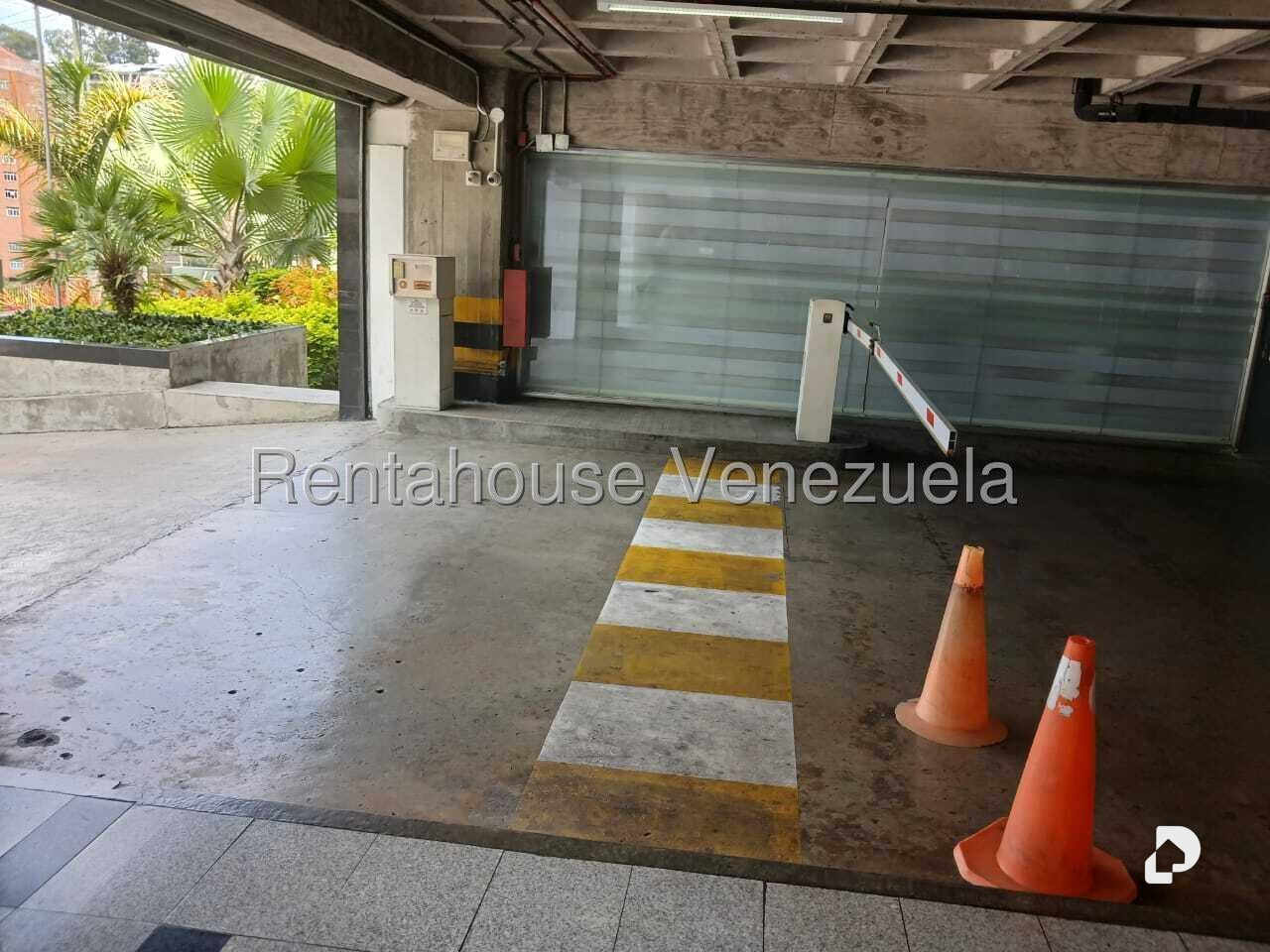 Local comercial en La Trinidad, Caracas – 29