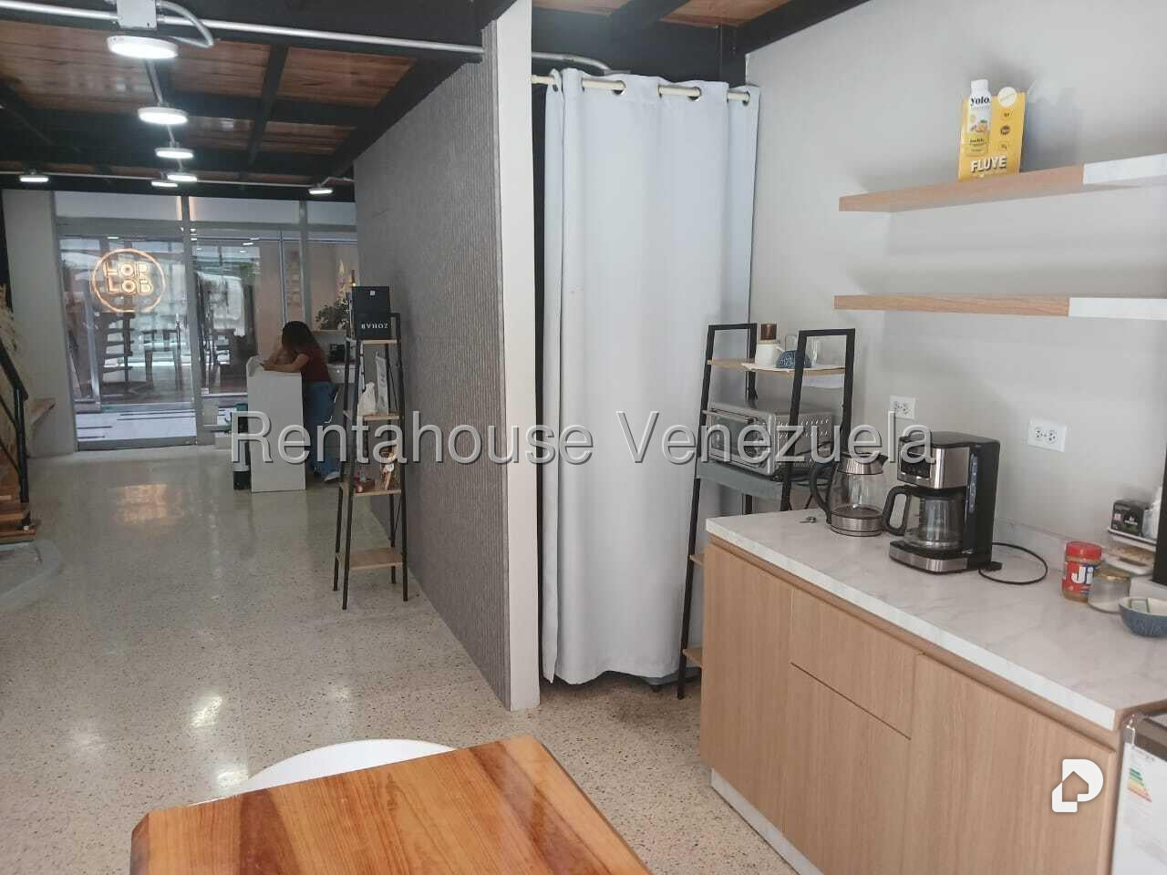 Local comercial en La Trinidad, Caracas – 10