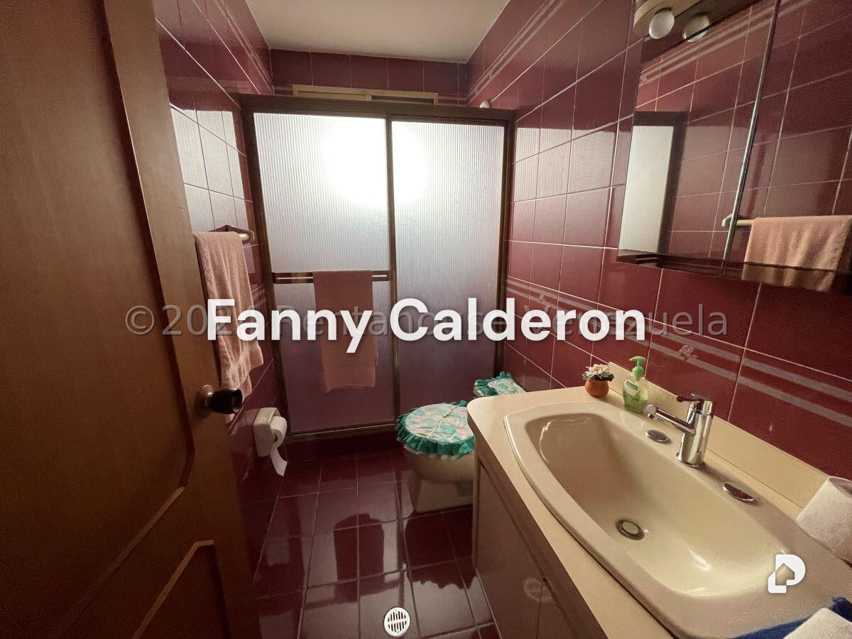 Casa en Los Castores, San Antonio de Los Altos – 28