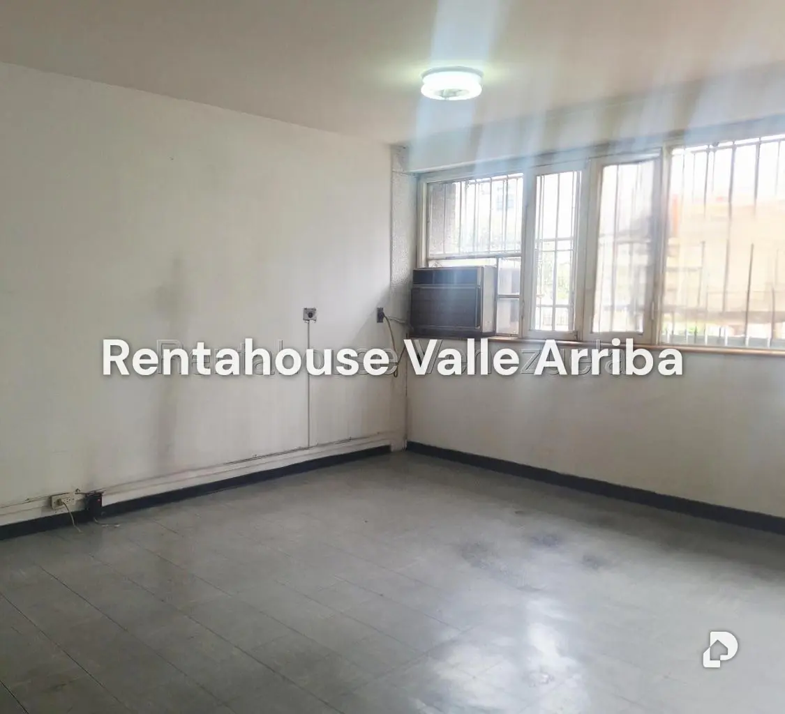 Local comercial en La California Norte, Caracas – 12