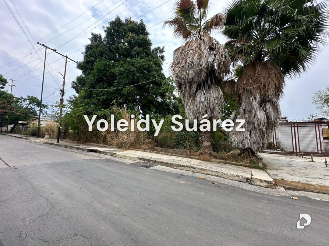 Land in Av Bolivar, Valencia – 2