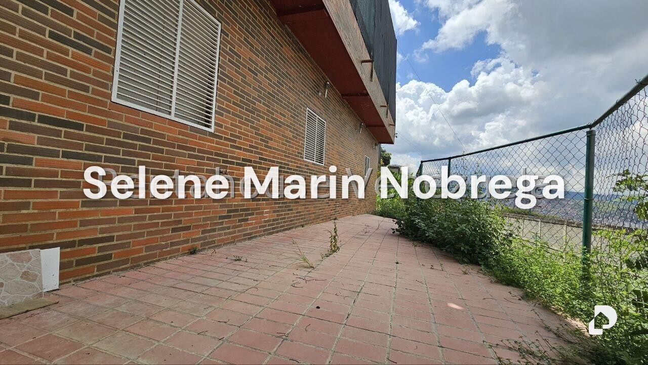 Casa en Cumbres de Curumo, Caracas – 7