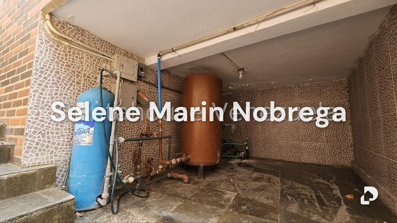 Casa en Cumbres de Curumo, Caracas – 11