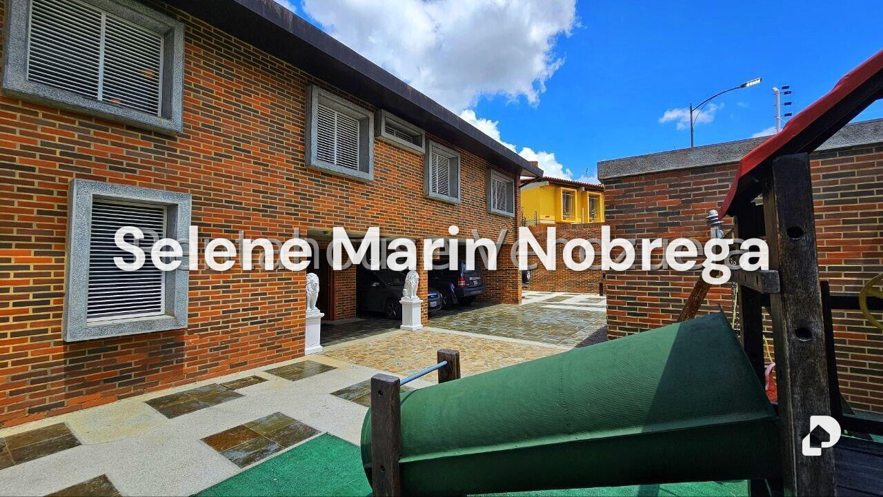 Casa en Cumbres de Curumo, Caracas – 4