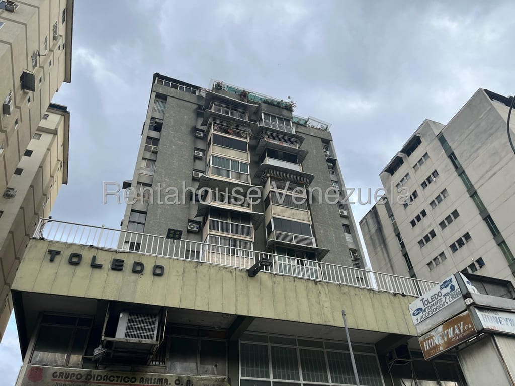 Apartment in El Marqués, Caracas - 1