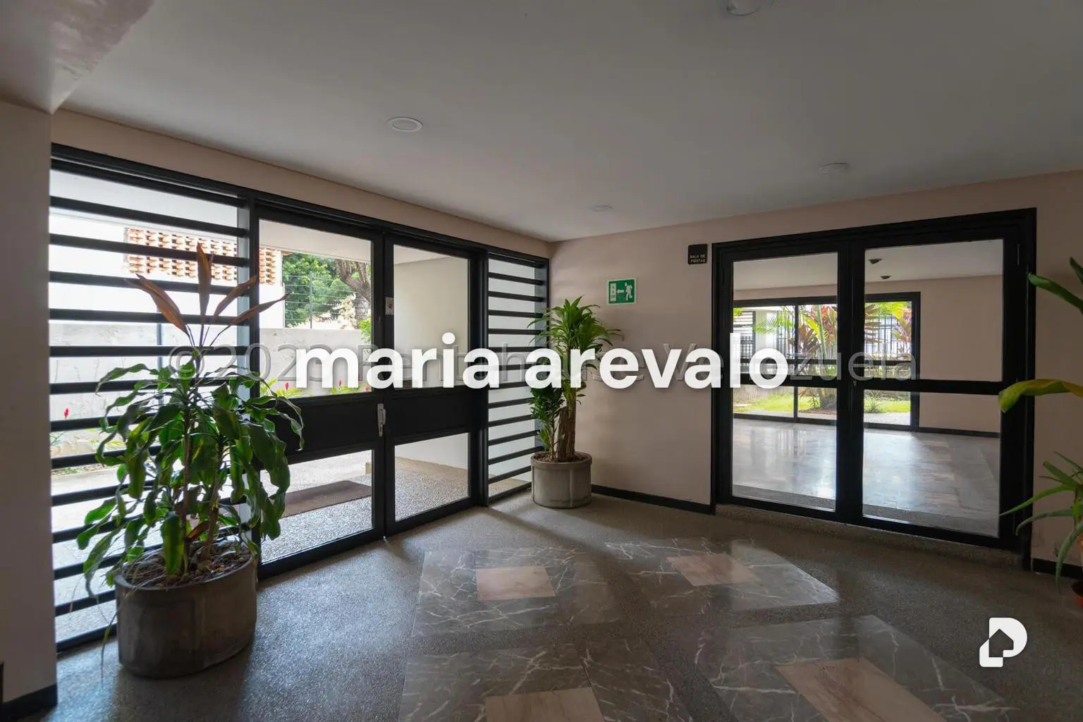 Apartamento en Los Palos Grandes, Caracas – 28