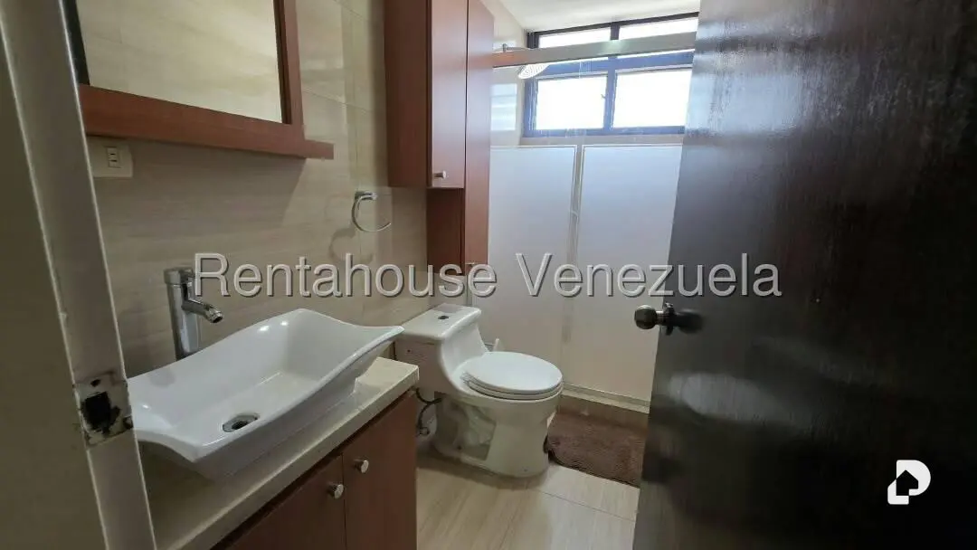Apartamento en Los Palos Grandes, Caracas – 8