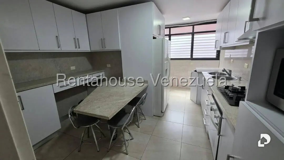 Apartamento en Los Palos Grandes, Caracas – 2