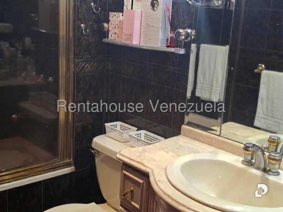 Apartamento en Santa Rosa de Lima, Caracas – 14