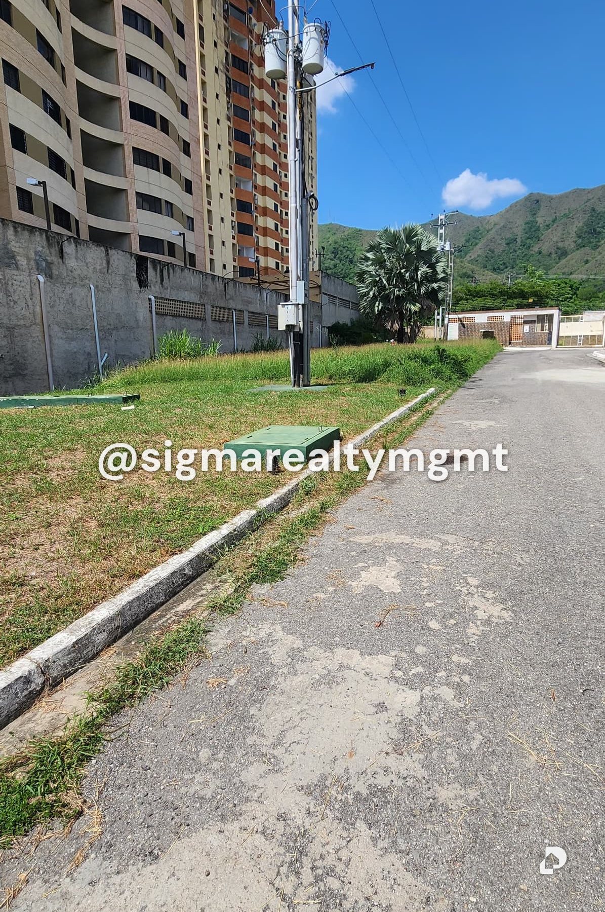 Terreno en Ciudad Jardin Mañongo, Valencia – 10