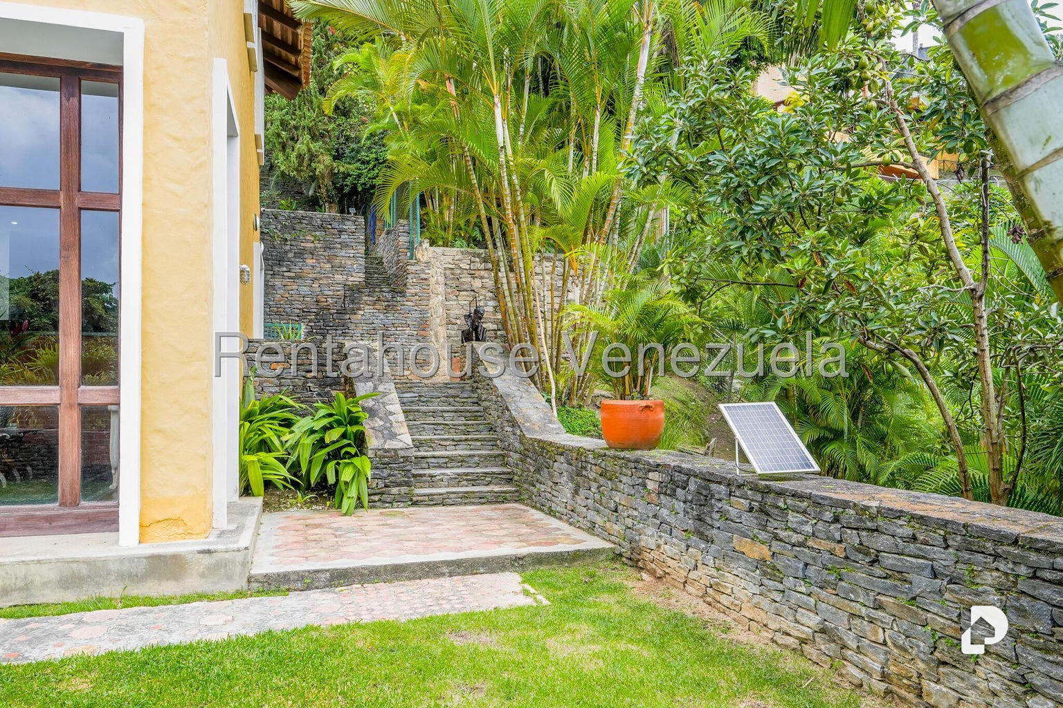 Casa en Oripoto, Caracas – 9