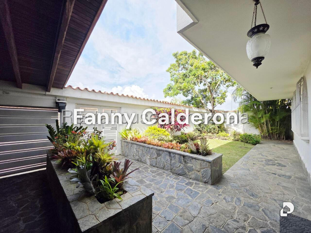 Casa en Lomas de La Lagunita, Caracas – 3