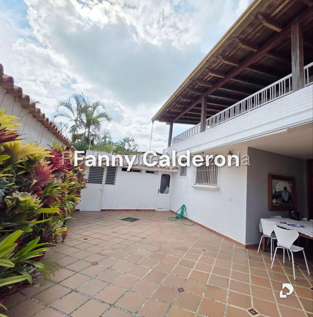 Casa en Lomas de La Lagunita, Caracas – 25