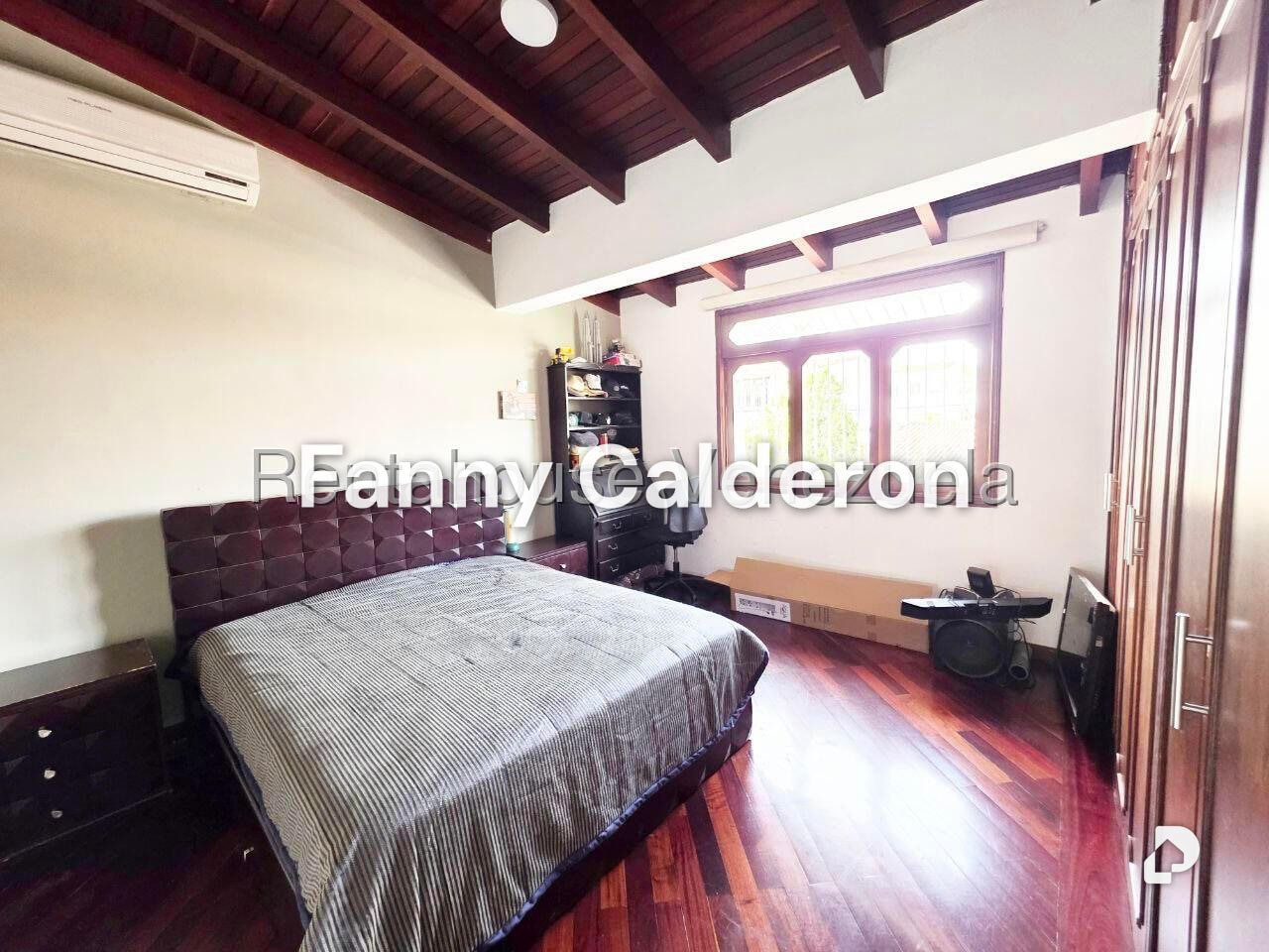 Casa en Lomas de La Lagunita, Caracas – 18