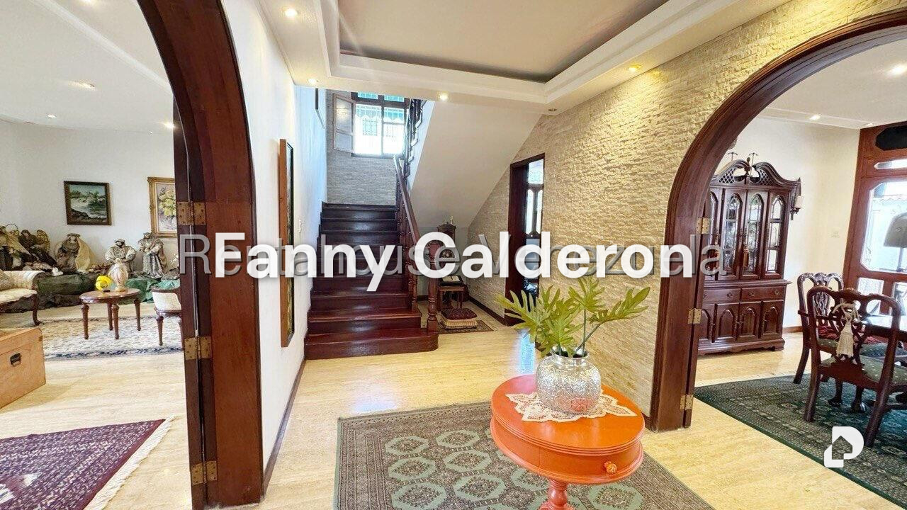 Casa en Lomas de La Lagunita, Caracas – 7