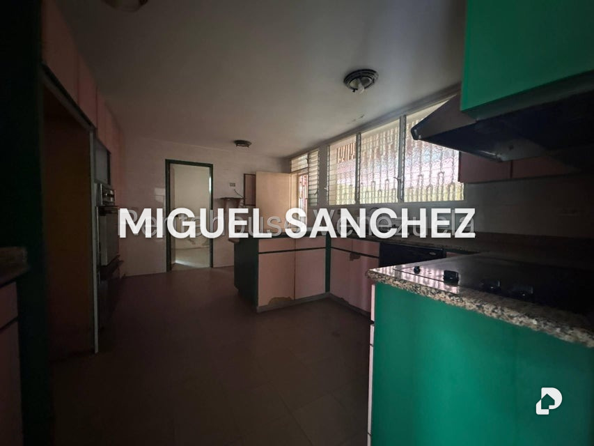 Casa en La Trinidad, Caracas – 8