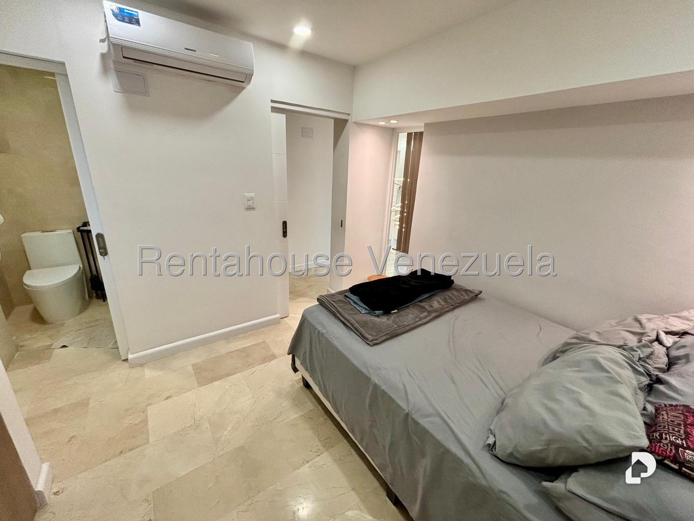 Apartamento en El Rosal, Caracas – 16