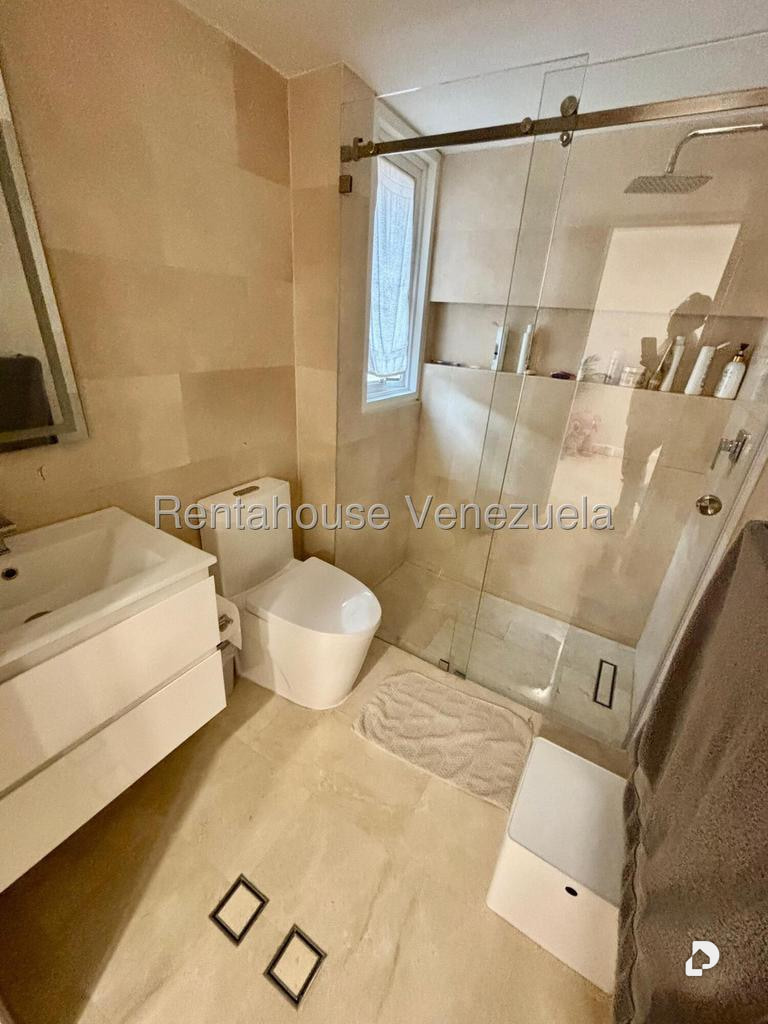Apartamento en El Rosal, Caracas – 18