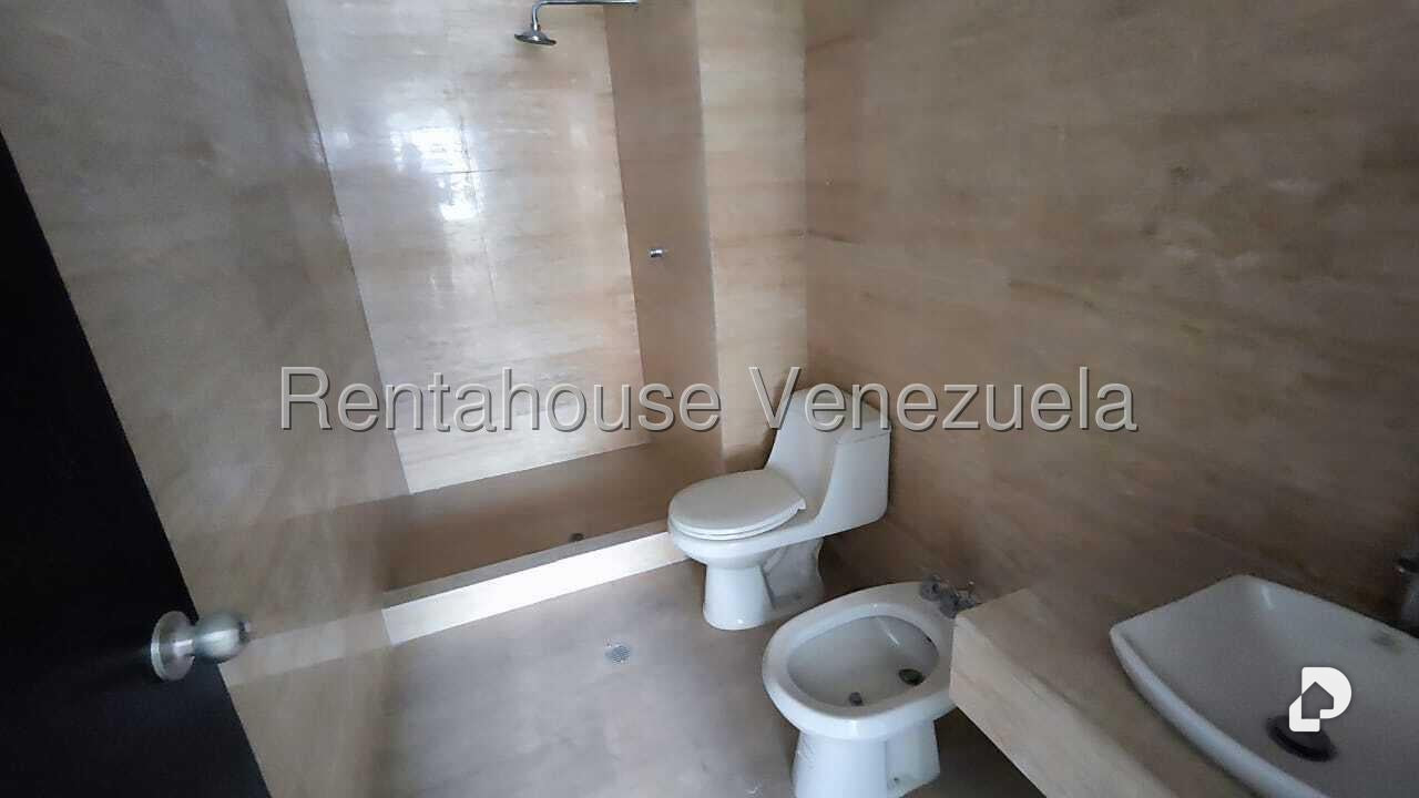 Apartamento en Las Mercedes, Caracas – 24