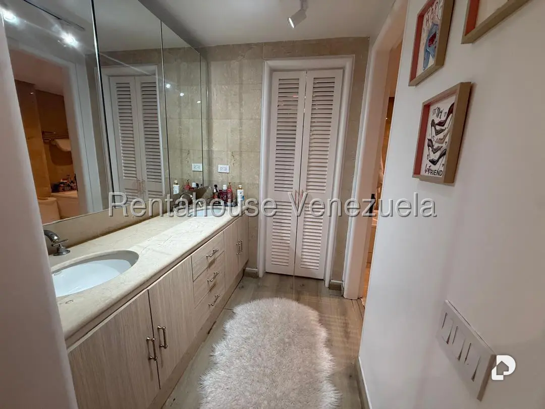 Apartamento en Altamira, Caracas – 23