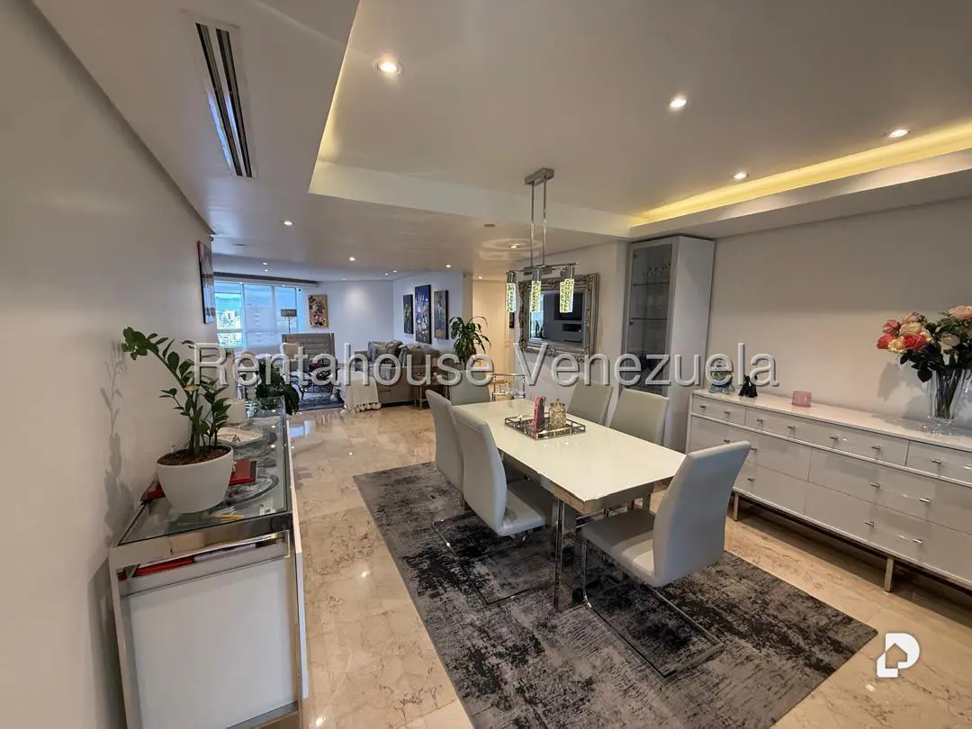 Apartamento en Altamira, Caracas – 15