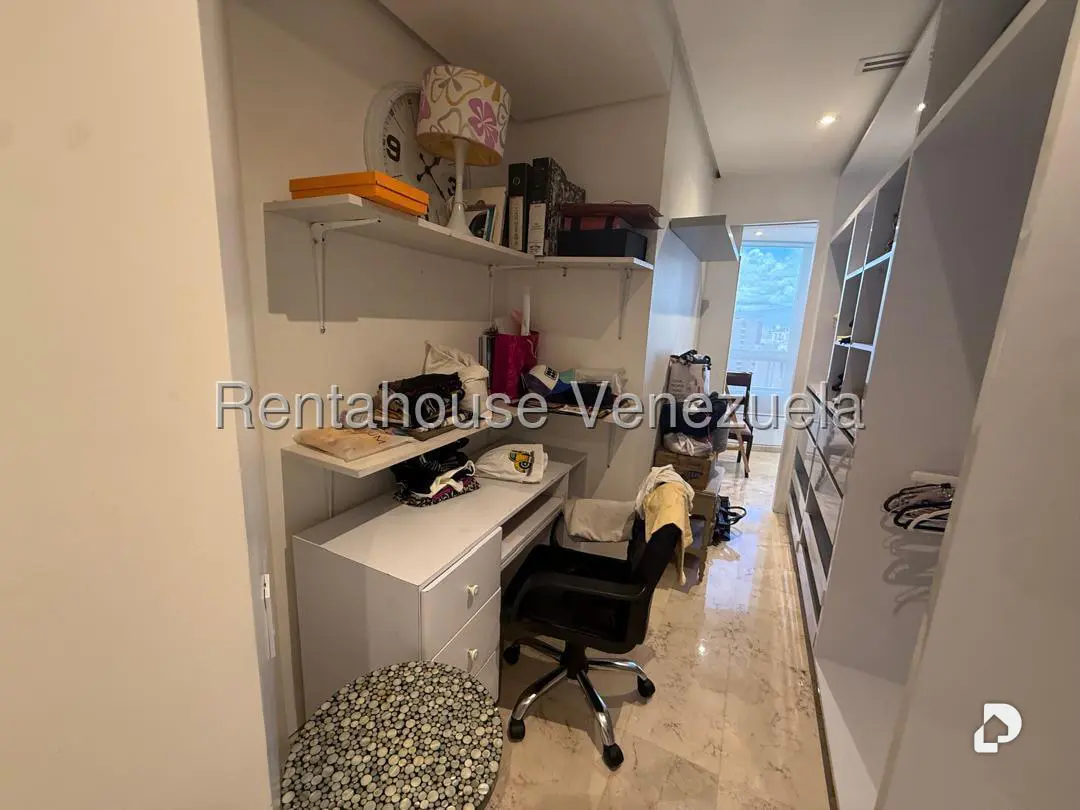 Apartamento en Altamira, Caracas – 28