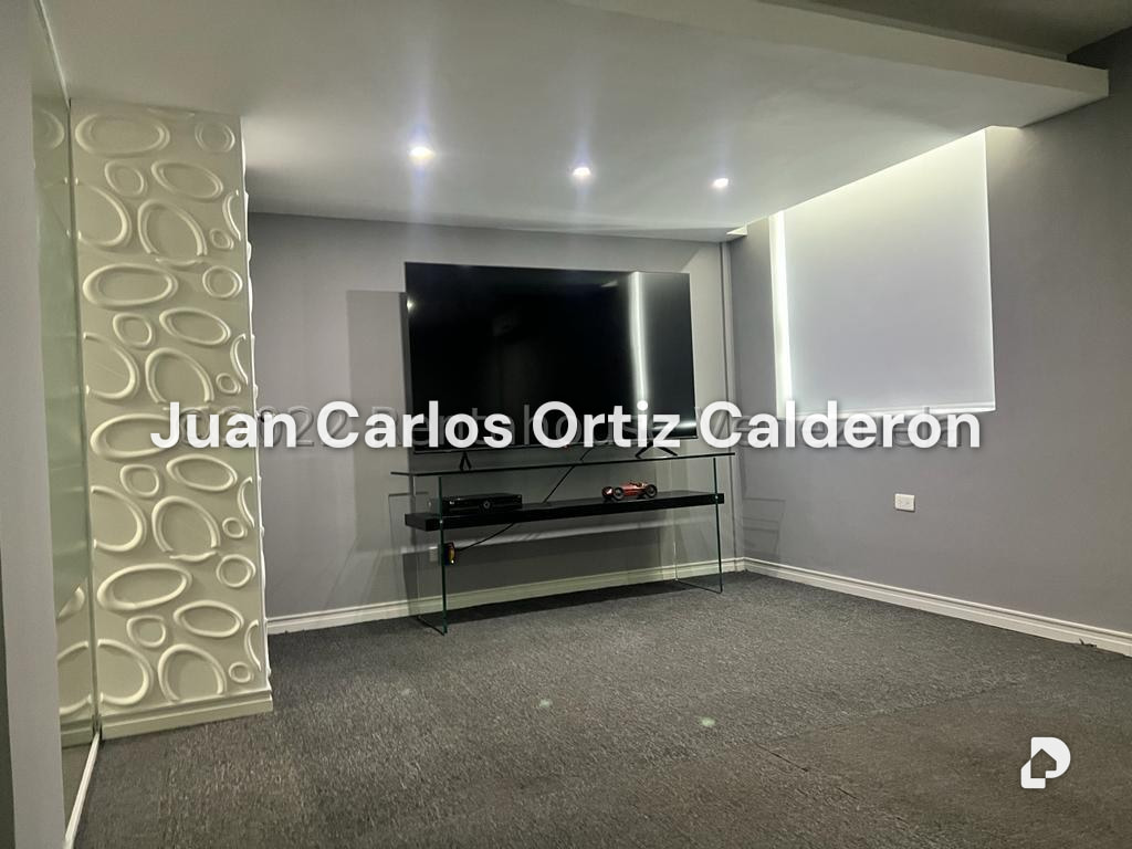 Casa en Cumbres de Curumo, Caracas – 16
