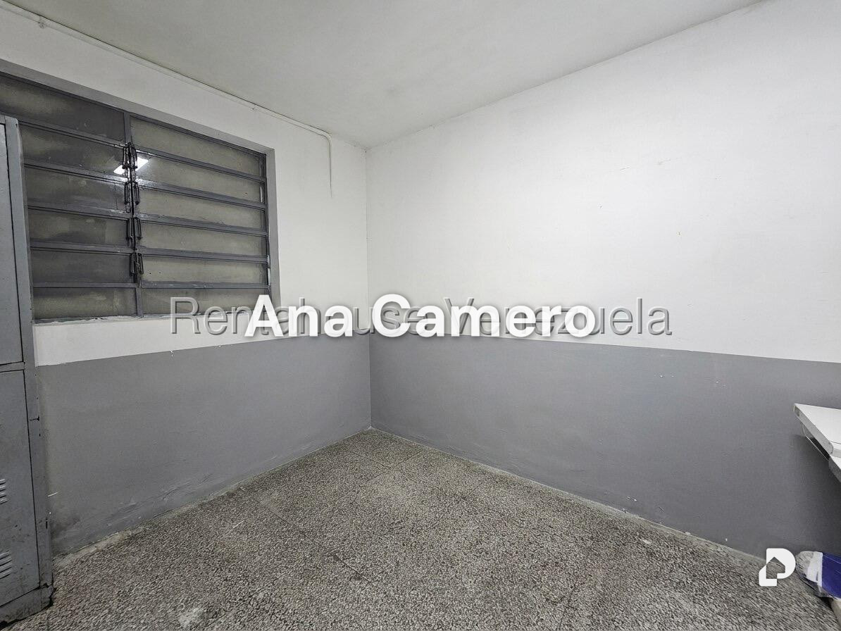 Edificio en Los Chaguaramos, Caracas – 18