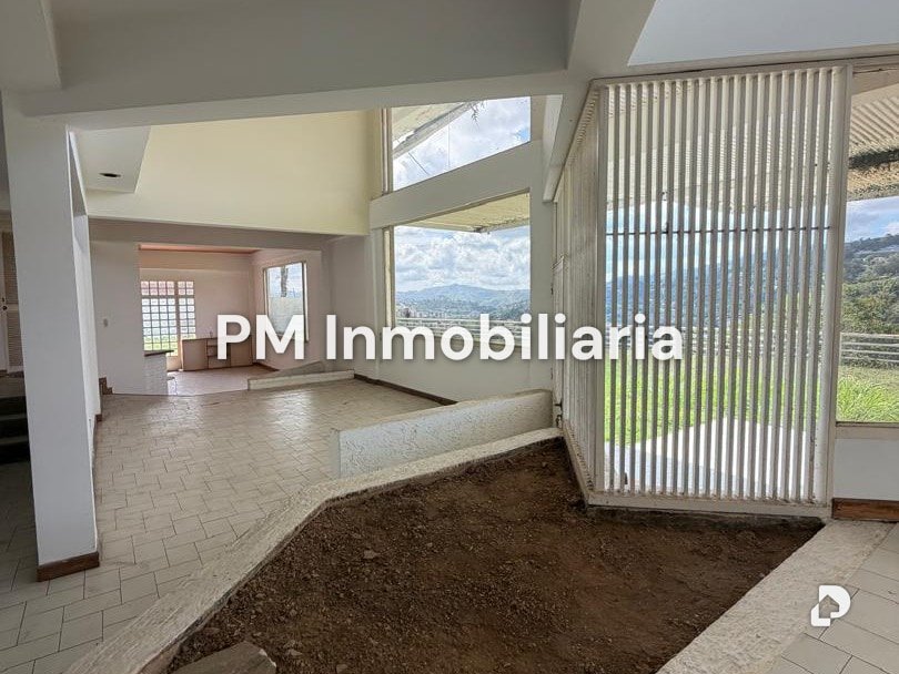 Casa en Colinas de Tamanaco, Caracas – 3